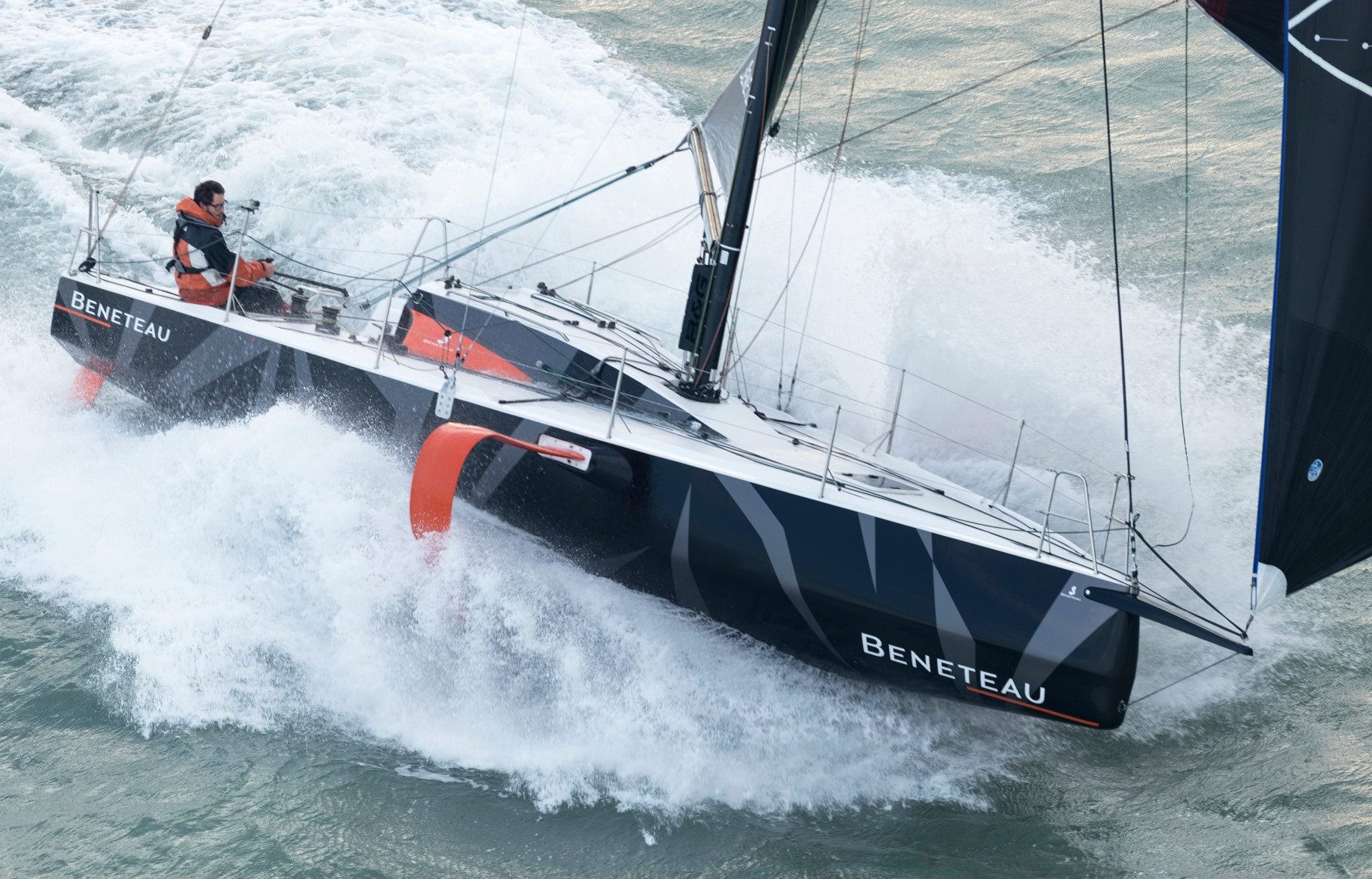 Thomas Cardrin sur un bateau