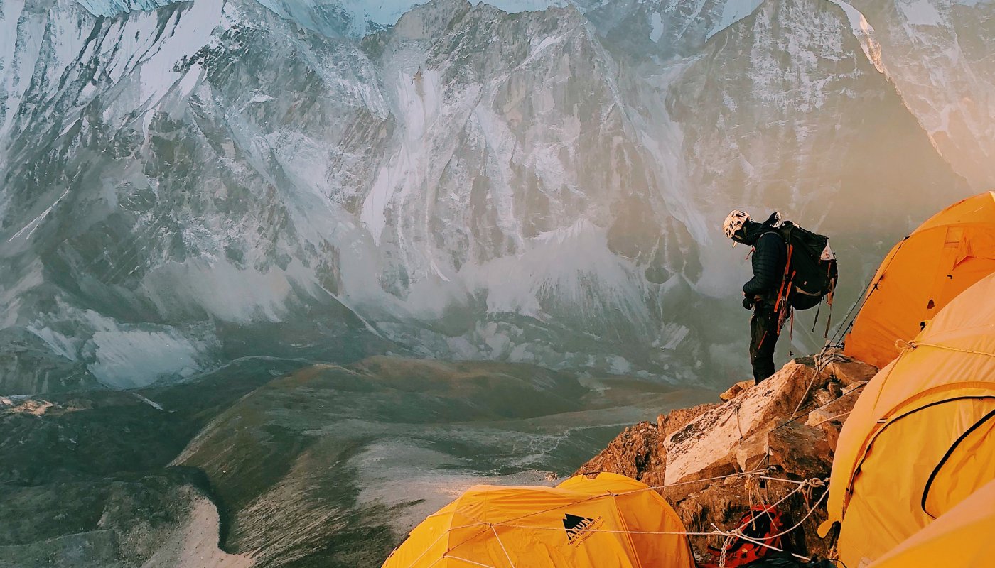 Préparation pour l'ascension d'un sommet himalayen au Népal