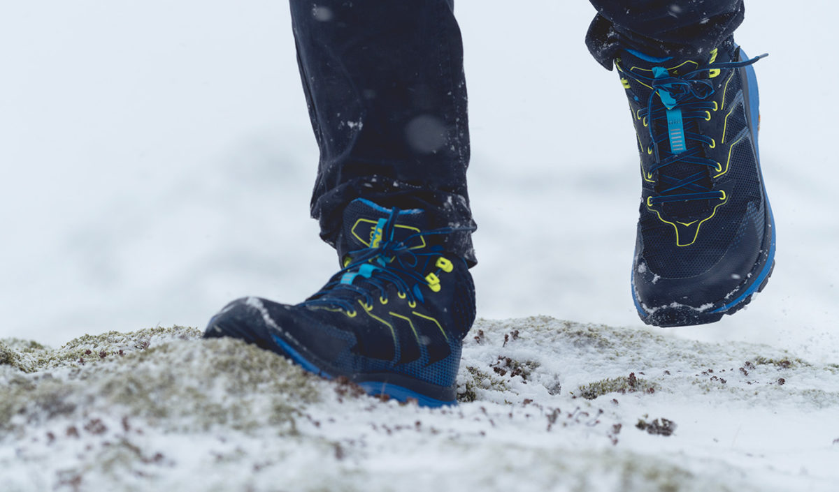 La Toa, chaussure de randonnée de Hoka one one dans la neige